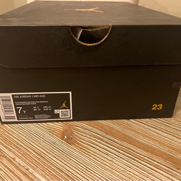 NWOT | Air Jordan 1 Black/White Hologram Sneakers - Picture 6 of 7